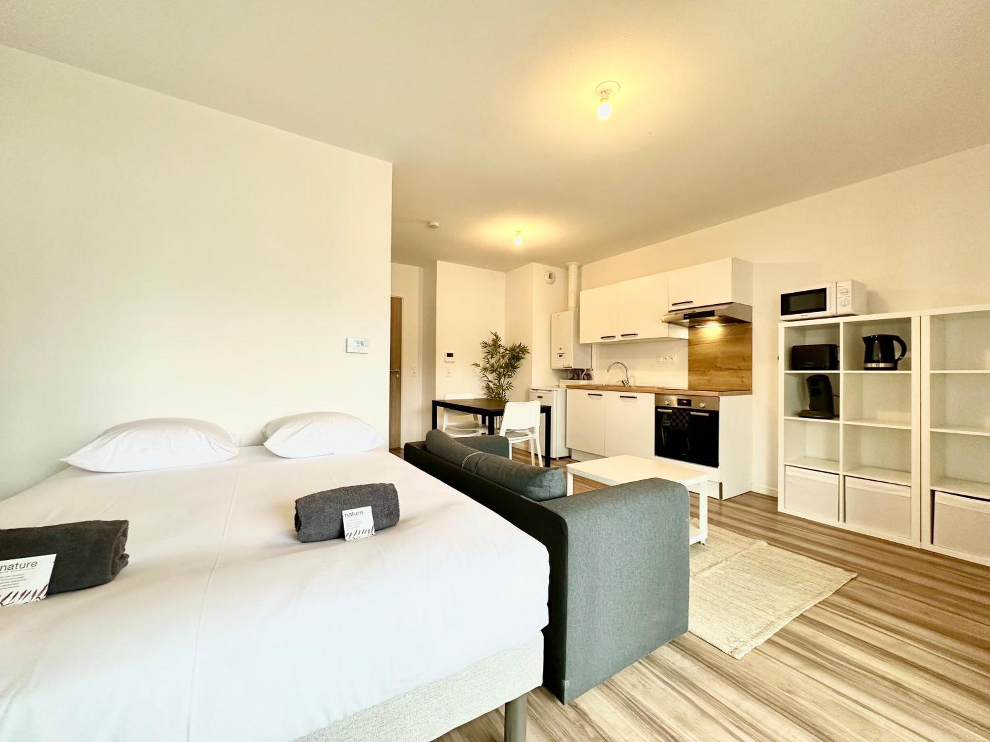 L'Emeraude - Proche Hopital - Parking - Clim - Fibre - Terrasse Mont-de-Marsan Ngoại thất bức ảnh